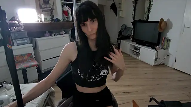 Snapshot of CeriseLapine chatting on 12-01-25, 09:09 CeriseLapine online show from 12-01-25, 09:09