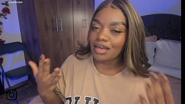 Snapshot of Im_Maria chatting on 01-10-25, 10:25 Im Maria online show from 01-10-25, 10:25