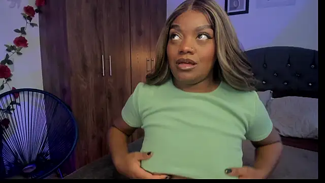 Snapshot of Im_Maria chatting on 01-28-25, 04:19 Im Maria online show from 01-28-25, 04:19