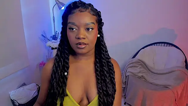 Snapshot of Im_Maria chatting on 10-14-25, 01:56 Im Maria online show from 10-14-25, 01:56