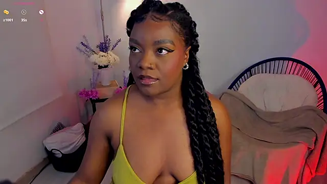 Snapshot of Im_Maria chatting on 10-22-25, 12:00 Im Maria online show from 10-22-25, 12:00