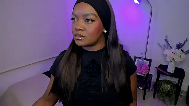 Snapshot of Im_Maria chatting on 11-12-25, 01:06 Im Maria online show from 11-12-25, 01:06