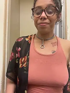 Snapshot of Princess_Desirae chatting on 05-16-26, 10:36 Princess Desirae online show from 05-16-26, 10:36