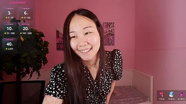Snapshot of Inari_Okami_ chatting on 06-11-26, 03:43 Inari Okami online show from 06-11-26, 03:43