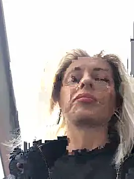 Diamond Bunny  online show from 03-13-25, 02:01