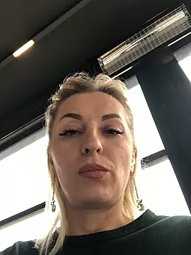 Diamond Bunny  online show from 03-19-25, 11:50