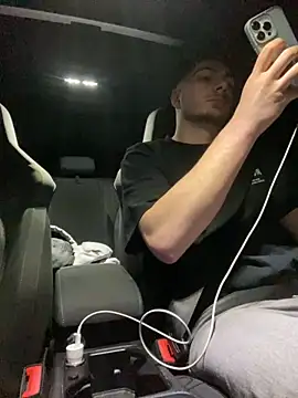 Snapshot of youssef00711 chatting on 03-05-25, 08:00 youssef00711 online show from 03-05-25, 08:00