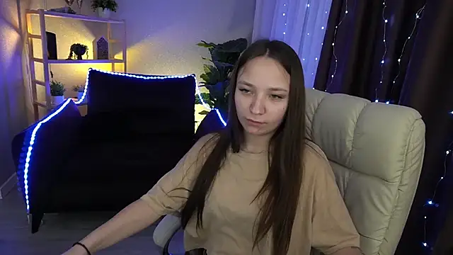 Snapshot of ElysLunar chatting on 01-27-25, 07:13 ElysLunar online show from 01-27-25, 07:13