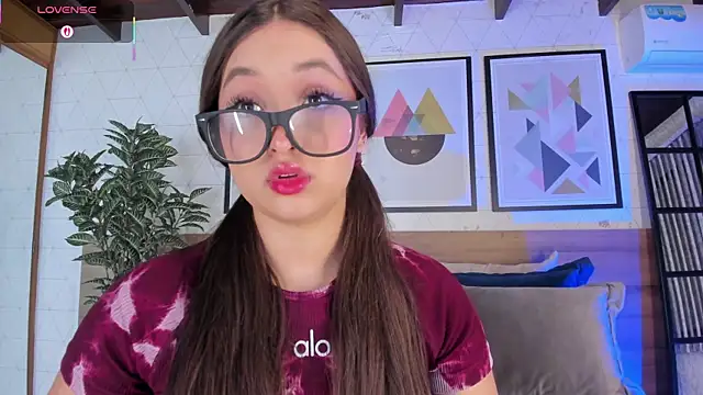 Snapshot of MiaKay1 chatting on 11-29-25, 03:31 MiaKay1 online show from 11-29-25, 03:31