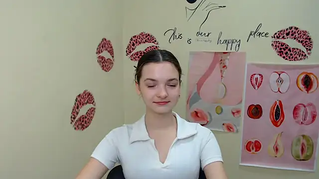 Snapshot of _SusieSu_ chatting on 01-07-25, 07:31 SusieSu online show from 01-07-25, 07:31