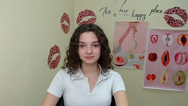 Snapshot of _SusieSu_ chatting on 01-26-25, 04:20 SusieSu online show from 01-26-25, 04:20