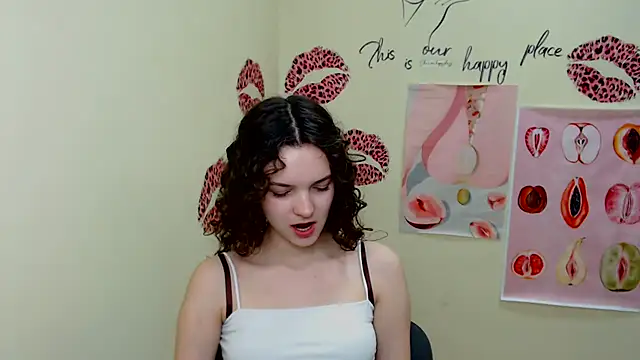 Snapshot of _SusieSu_ chatting on 02-12-25, 07:23 SusieSu online show from 02-12-25, 07:23