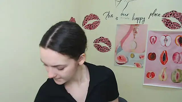 Snapshot of _SusieSu_ chatting on 02-13-25, 07:35 SusieSu online show from 02-13-25, 07:35