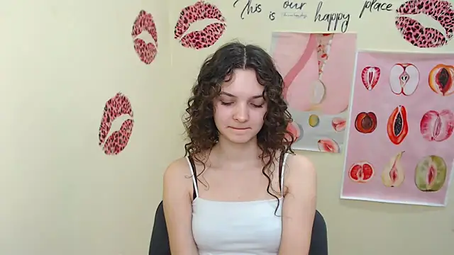 Snapshot of _SusieSu_ chatting on 02-28-25, 10:30 SusieSu online show from 02-28-25, 10:30