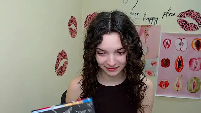 Snapshot of _SusieSu_ chatting on 03-06-25, 07:14 SusieSu online show from 03-06-25, 07:14