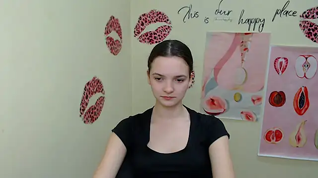 Snapshot of _SusieSu_ chatting on 03-17-25, 04:01 SusieSu online show from 03-17-25, 04:01