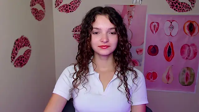 Snapshot of _SusieSu_ chatting on 09-17-25, 06:37 SusieSu online show from 09-17-25, 06:37