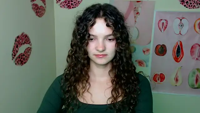 Snapshot of _SusieSu_ chatting on 10-06-25, 06:49 SusieSu online show from 10-06-25, 06:49