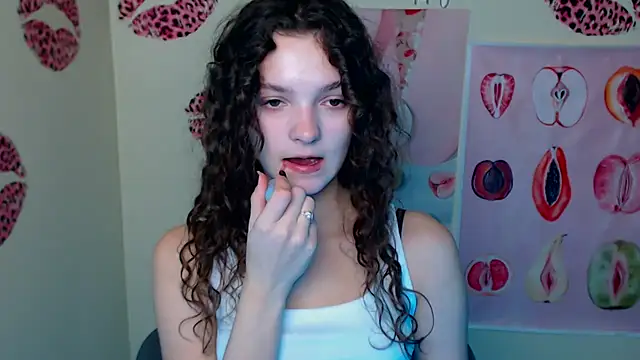 Snapshot of _SusieSu_ chatting on 10-18-25, 06:37 SusieSu online show from 10-18-25, 06:37