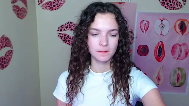 Snapshot of _SusieSu_ chatting on 10-25-25, 12:56 SusieSu online show from 10-25-25, 12:56