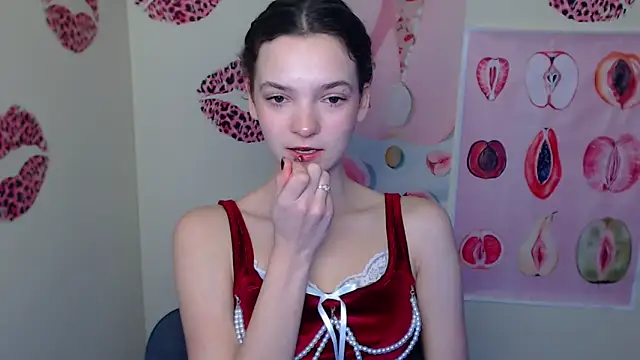 Snapshot of _SusieSu_ chatting on 12-17-25, 07:36 SusieSu online show from 12-17-25, 07:36