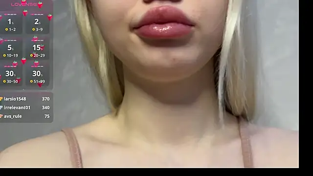 Snapshot of SusieEvans chatting on 12-03-24, 06:49 SusieEvans online show from 12-03-24, 06:49