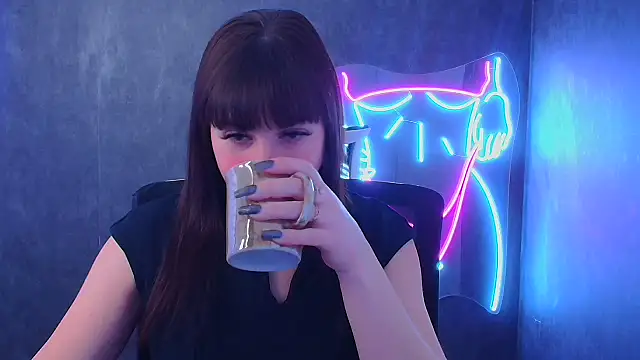 Snapshot of Violla_My chatting on 01-21-25, 06:33 Violla My online show from 01-21-25, 06:33