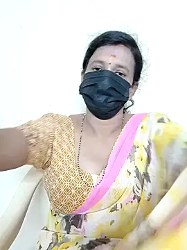 Snapshot of akshara_22 chatting on 12-12-24, 04:43 akshara 22 online show from 12-12-24, 04:43