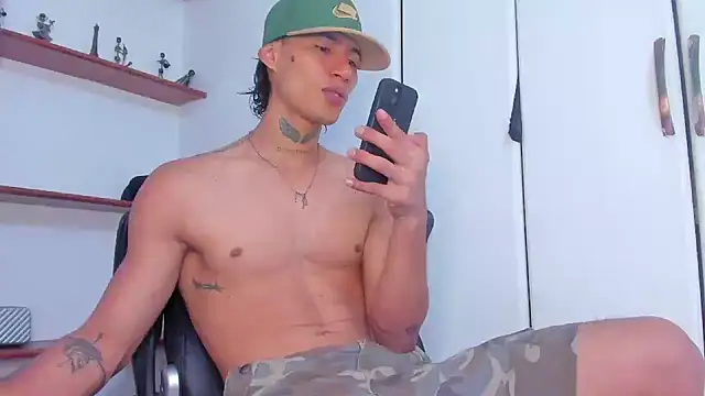 Snapshot of Jonryder_ chatting on 05-18-26, 12:40 Jonryder online show from 05-18-26, 12:40