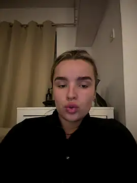 maisiesmithx online show from 10-26-25, 10:25