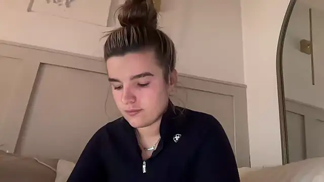 maisiesmithx online show from 11-21-25, 07:34