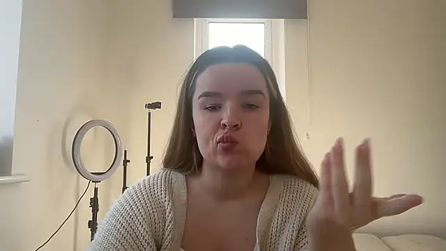 maisiesmithx online show from 03-18-26, 12:30