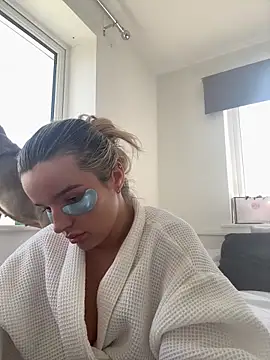 maisiesmithx online show from 04-24-26, 11:12