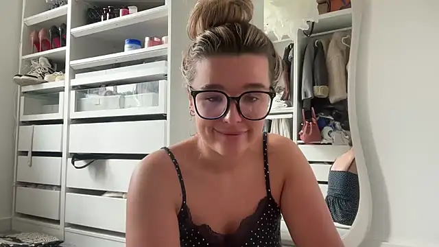 maisiesmithx online show from 06-08-26, 01:33