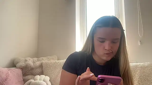 maisiesmithx online show from 07-20-26, 12:40
