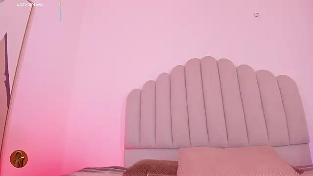 Snapshot of Nikki_Angel_ chatting on 02-19-26, 07:10 Nikki Angel online show from 02-19-26, 07:10