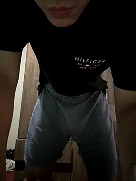 Snapshot of Erick-90 chatting on 10-23-25, 04:34 Erick-90 online show from 10-23-25, 04:34