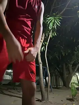 Snapshot of Erick-90 chatting on 03-28-26, 05:40 Erick-90 online show from 03-28-26, 05:40