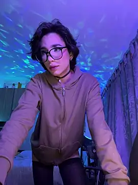 sue   0 online show from 02-04-25, 04:26