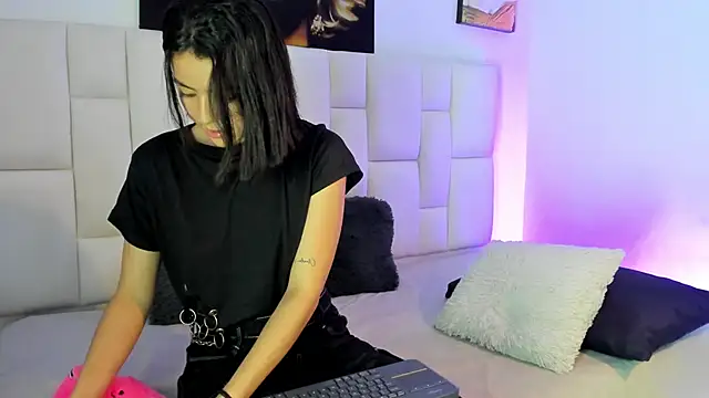 Antonella Fontanna online show from 02-23-25, 04:39