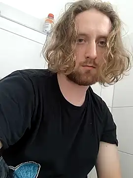 Snapshot of DrownMentallyyy chatting on 02-14-25, 11:31 DrownMentallyyy online show from 02-14-25, 11:31