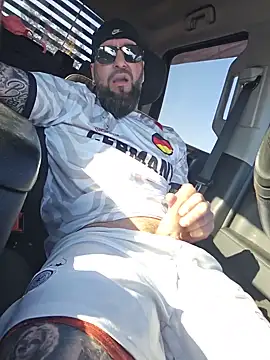 Beardedtattood online show from 07-12-26, 11:45