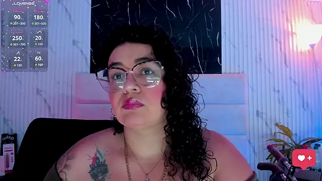 Reginavegaa online show from 11-15-25, 09:17