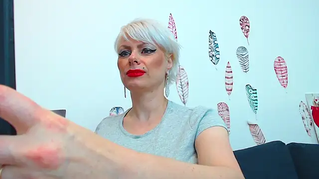 Snapshot of ForeverBarbie_ chatting on 09-19-25, 11:16 ForeverBarbie  online show from 09-19-25, 11:16