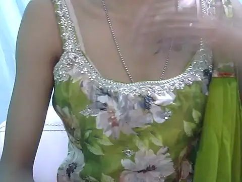 MAAYRA 09 online show from 06-23-26, 12:36