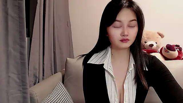 Snapshot of Little-sweet chatting on 02-11-25, 02:03 Little-sweet online show from 02-11-25, 02:03