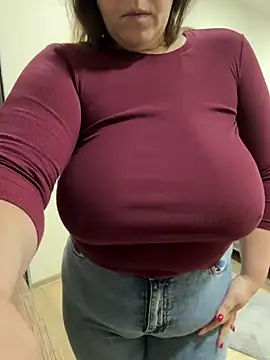 Snapshot of Your_Hot_Sister01 chatting on 01-19-25, 11:34 Your Hot Sister01 online show from 01-19-25, 11:34