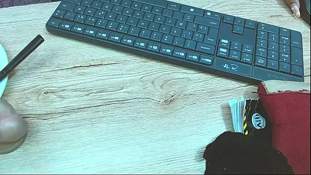 Snapshot of aliceroma chatting on 01-27-25, 03:18 aliceroma online show from 01-27-25, 03:18