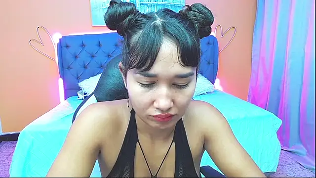 Snapshot of aliceroma chatting on 03-21-25, 05:02 aliceroma online show from 03-21-25, 05:02