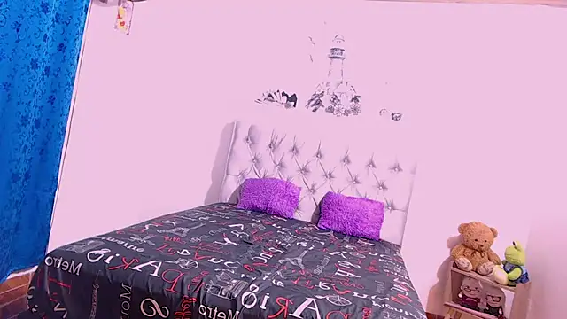 Snapshot of aliceroma chatting on 10-02-25, 01:29 aliceroma online show from 10-02-25, 01:29